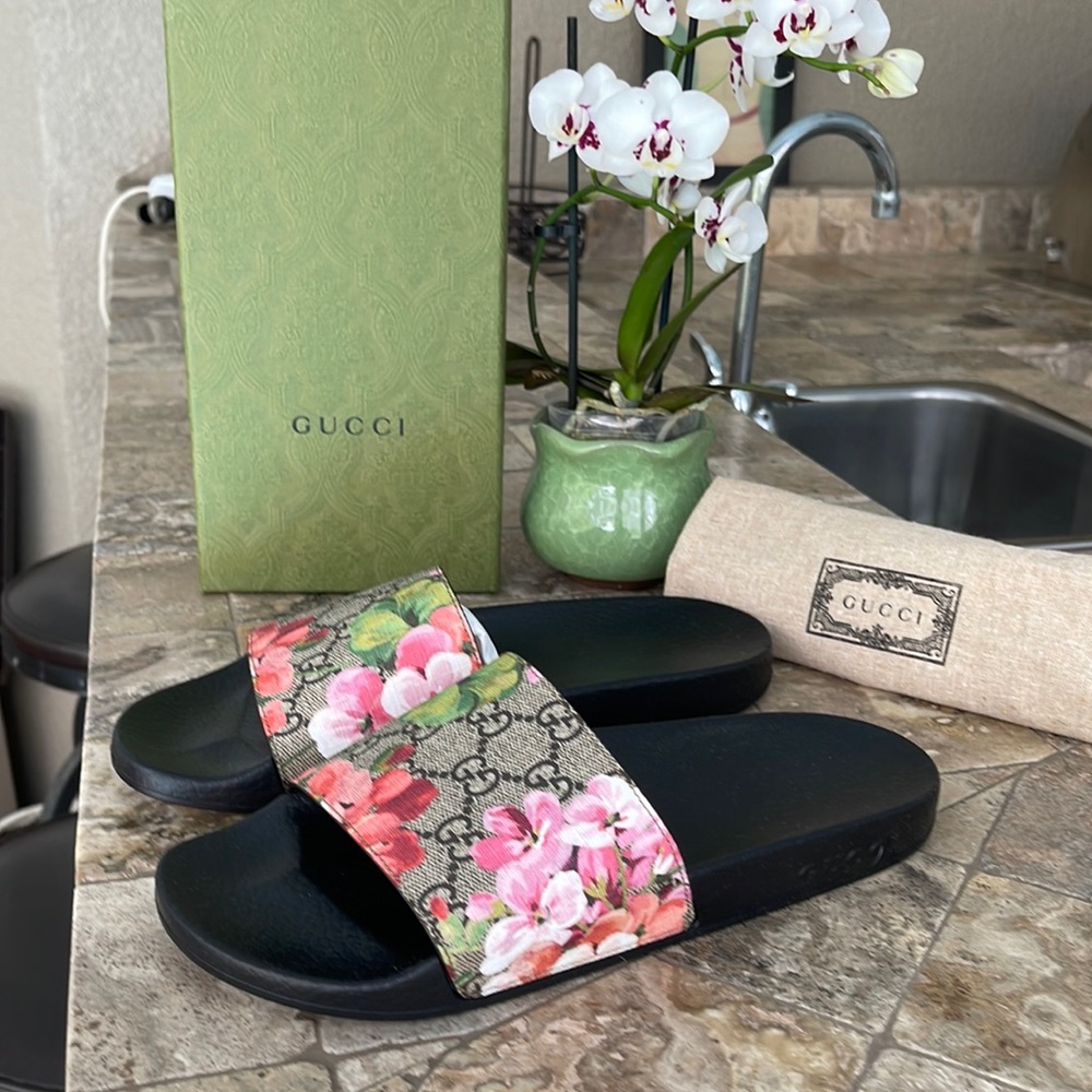 Gucci Bloom Supreme slide sandals